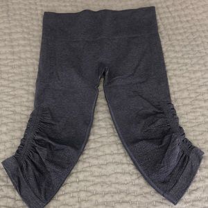Lulu lemon crop pants size 6